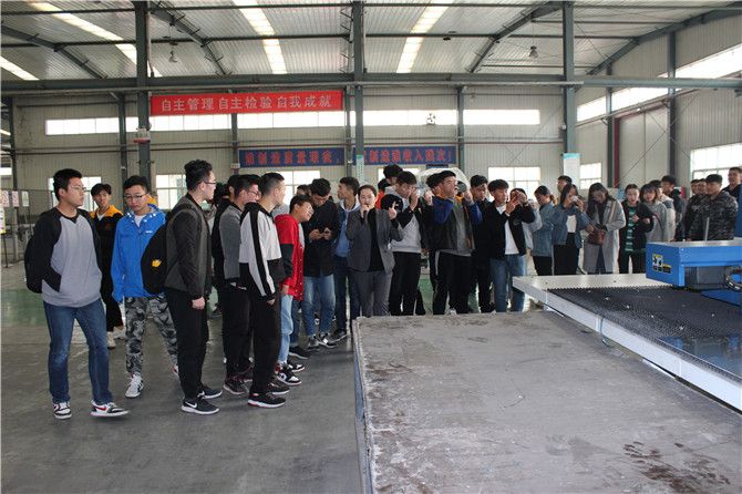 山東農(nóng)業(yè)大學土木工程專業(yè)師生來泰信股份參觀學習4