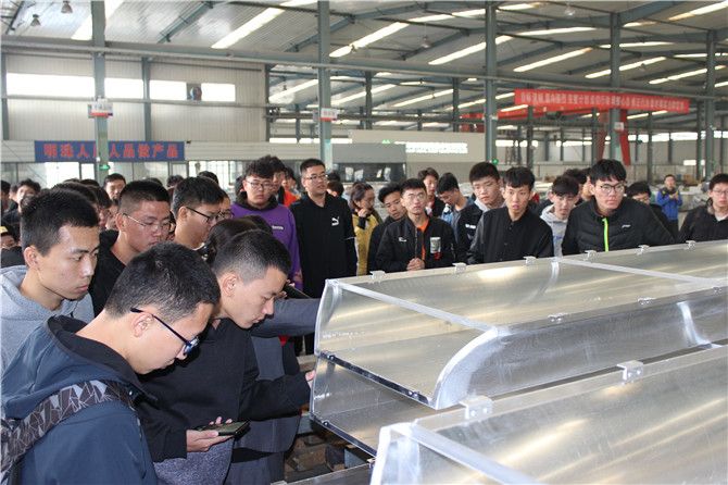 山東農(nóng)業(yè)大學土木工程專業(yè)師生來泰信股份參觀學習9