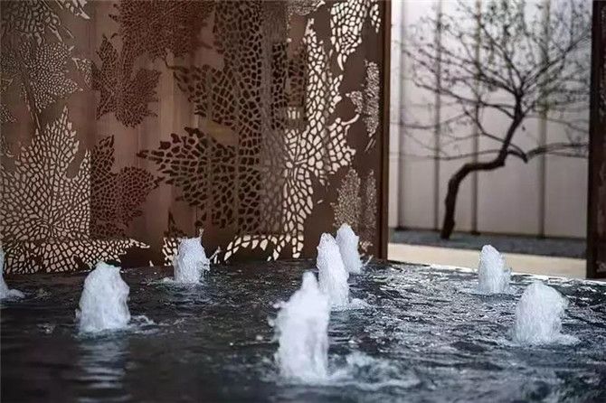 金屬板，經(jīng)過藝術(shù)的加工也可以如此炫酷！